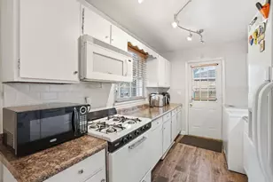 2212 W Capri Ave, Joliet, IL 60436 - Photo 7