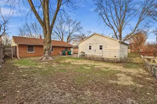 2212 W Capri Ave, Joliet, IL 60436 - Photo 17