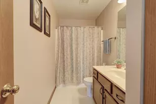 2117 Wesmere Lakes Dr, Plainfield, IL 60586 - Photo 17