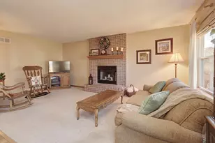 2117 Wesmere Lakes Dr, Plainfield, IL 60586 - Photo 9