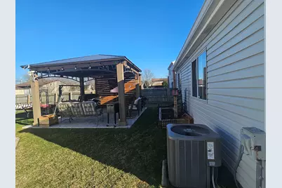 1353 Spring Valley Drive, Carol Stream, IL 60188 - Photo 21