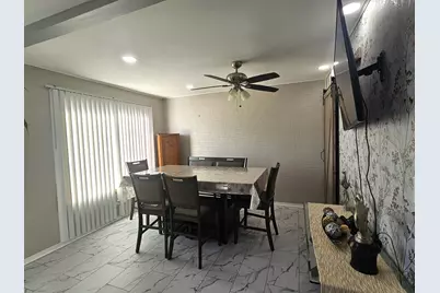 1353 Spring Valley Drive, Carol Stream, IL 60188 - Photo 9