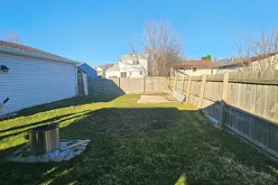 1353 Spring Valley Dr, Carol Stream, IL 60188 - Photo 23