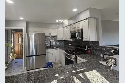 1353 Spring Valley Drive, Carol Stream, IL 60188 - Photo 5