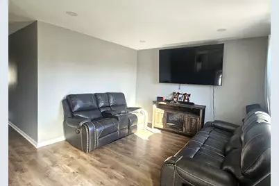 1353 Spring Valley Drive, Carol Stream, IL 60188 - Photo 11