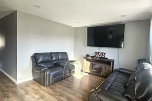 1353 Spring Valley Dr, Carol Stream, IL 60188 - Photo 11