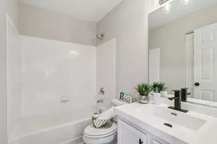 2060 Lyndhurst Ln, Aurora, IL 60503 - Photo 19