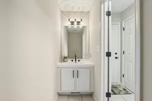 2060 Lyndhurst Ln, Aurora, IL 60503 - Photo 15