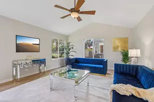 2060 Lyndhurst Ln, Aurora, IL 60503 - Photo 9