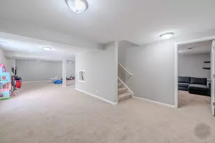 313 Monument Rd, Elgin, IL 60124 - Photo 55