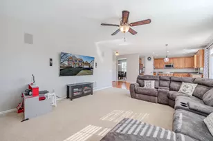 313 Monument Rd, Elgin, IL 60124 - Photo 23