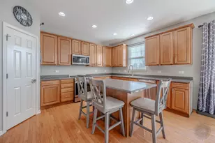 313 Monument Rd, Elgin, IL 60124 - Photo 15