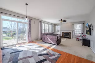 313 Monument Rd, Elgin, IL 60124 - Photo 19