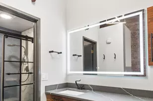 1733 W Irving Park Rd, Chicago, IL 60613 - Photo 11