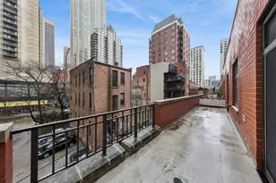 33 W Huron St, Chicago, IL 60654 - Photo 23