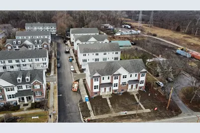 186 Lilah Court, Des Plaines, IL 60016 - Photo 1