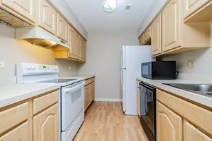 1440 Stonebridge Cir, Wheaton, IL 60189 - Photo 7