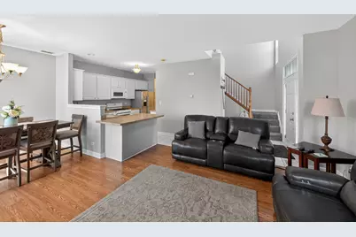 1701 Deer Pointe Drive, South Elgin, IL 60177 - Photo 5