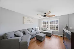 2448 Emily Ln, Elgin, IL 60124 - Photo 5