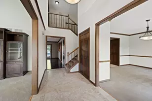 2S534 Danbury Dr, Glen Ellyn, IL 60137 - Photo 3