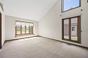 2S534 Danbury Dr, Glen Ellyn, IL 60137 - Photo 5