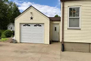 454 E Lincoln St, Princeton, IL 61356 - Photo 3