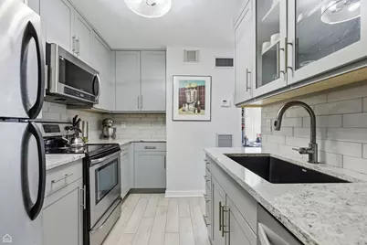 401 E Ontario Street #710, Chicago, IL 60611 - Photo 11