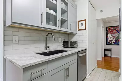 401 E Ontario Street #710, Chicago, IL 60611 - Photo 13