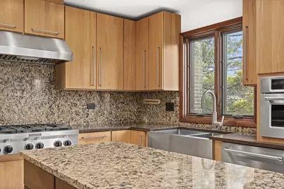 8405 Carriage Green Drive, Darien, IL 60561 - Photo 15