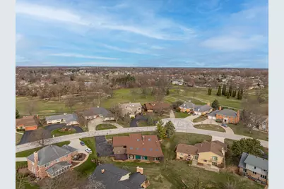 8405 Carriage Green Drive, Darien, IL 60561 - Photo 37