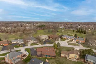 8405 Carriage Green Dr, Darien, IL 60561 - Photo 37