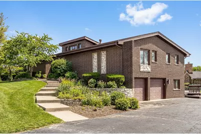 8405 Carriage Green Drive, Darien, IL 60561 - Photo 3