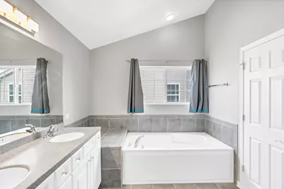 151 Charleston Lane W, Gilberts, IL 60136 - Photo 27