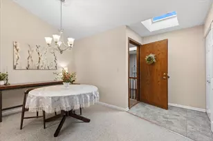 1675 Grosvenor Cir, Wheaton, IL 60189 - Photo 17