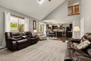 237 Homewood Dr, Bolingbrook, IL 60440 - Photo 5