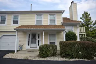 216 Whitewood Dr, Streamwood, IL 60107 - Photo 1