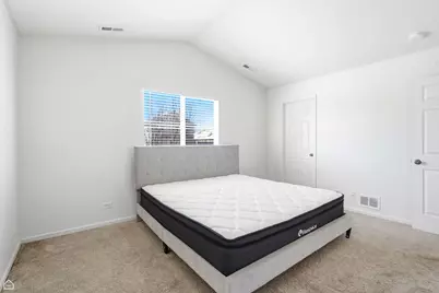 487 W Hamlin Lane, Round Lake, IL 60073 - Photo 9