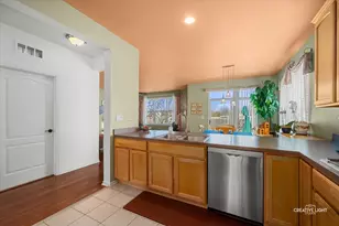 577 Cardinal Ave, Oswego, IL 60543 - Photo 7