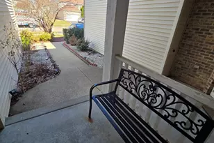 906 Cynthia Ln, Lake in the Hills, IL 60156 - Photo 5