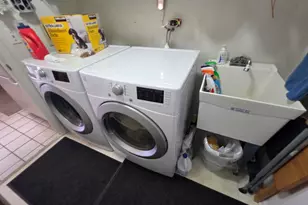 906 Cynthia Ln, Lake in the Hills, IL 60156 - Photo 19