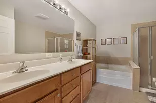 27W711 N Meadowview Dr, Winfield, IL 60190 - Photo 11