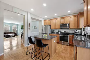 27W711 N Meadowview Dr, Winfield, IL 60190 - Photo 5