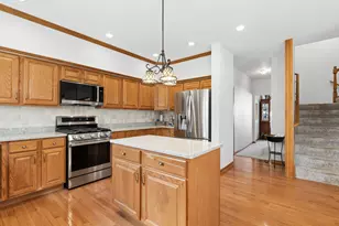 411 Oak Grove Cir, Wauconda, IL 60084 - Photo 11