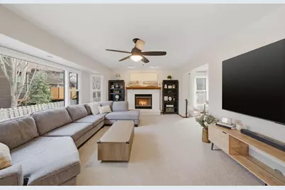 18716 W Jasmine Court, Grayslake, IL 60030 - Photo 7