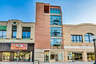 3125 N Lincoln Ave, Chicago, IL 60657 - Photo 1