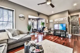 1366 W Greenleaf Ave, Chicago, IL 60626 - Photo 7