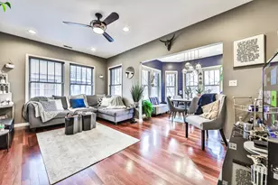 1366 W Greenleaf Ave, Chicago, IL 60626 - Photo 3