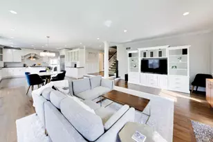 1414 Canterbury Ln, Glenview, IL 60025 - Photo 11