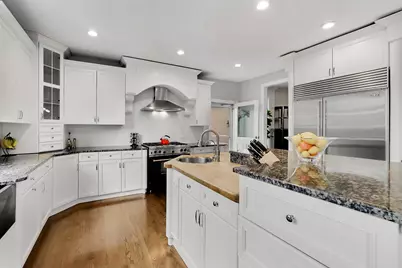 1414 Canterbury Lane, Glenview, IL 60025 - Photo 9