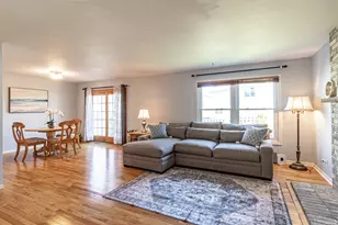 1577 Pinetree Dr, Gurnee, IL 60031 - Photo 7